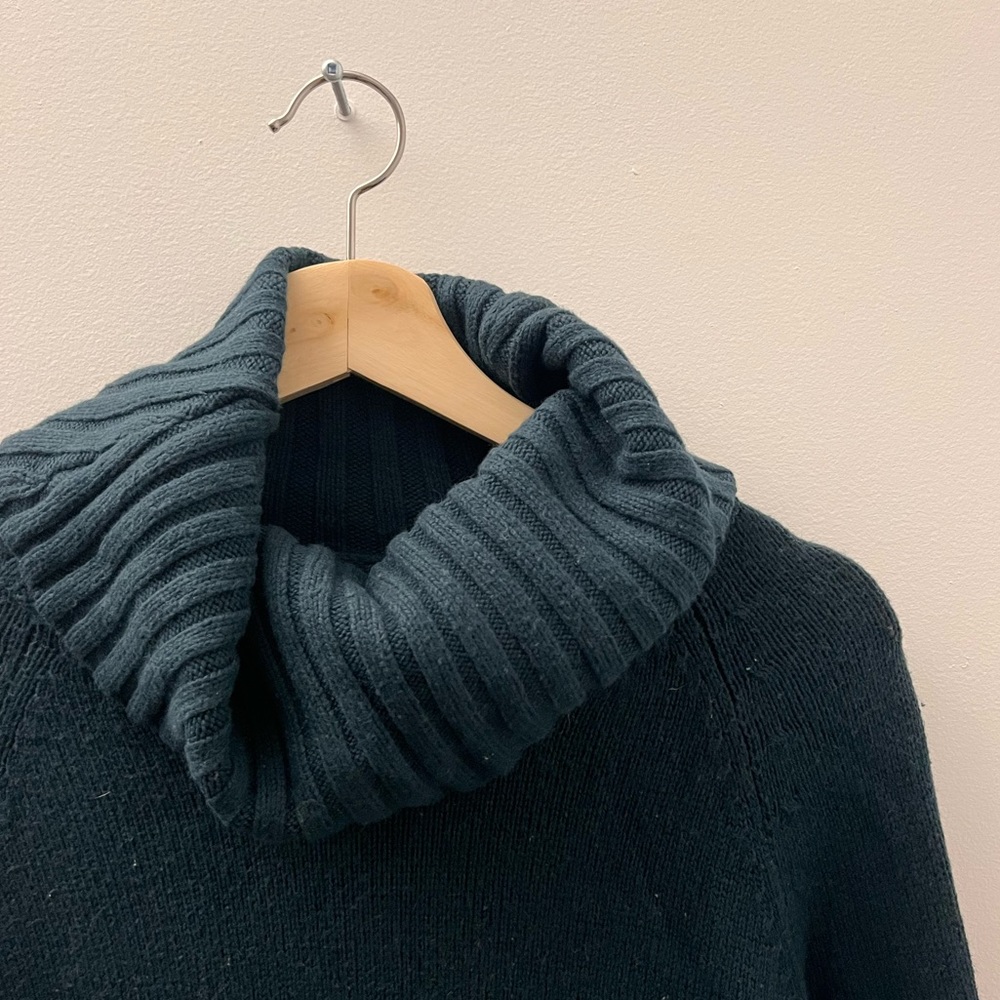 LOFT Green Turtleneck
